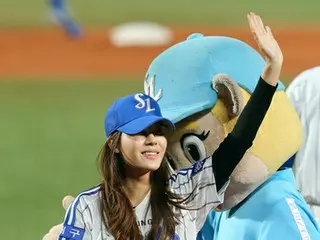 2012八道プロ野球韓国シリーズ「三星vsSK」で始球式を行ったキム・ハヌル
