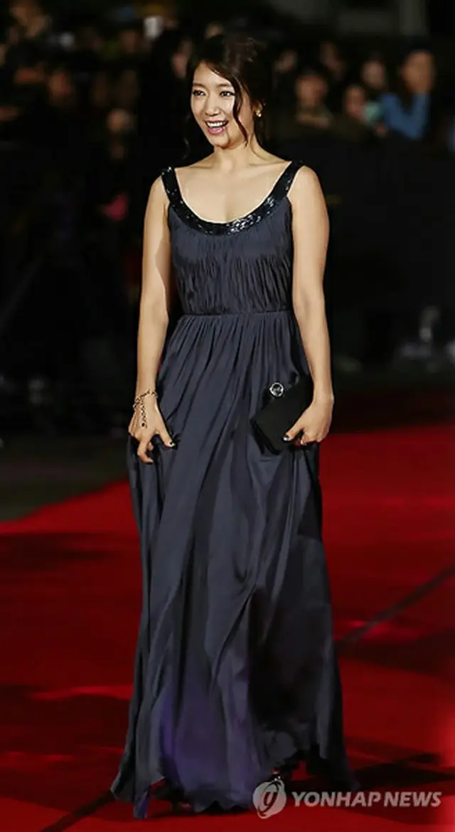 女優パク・シネ