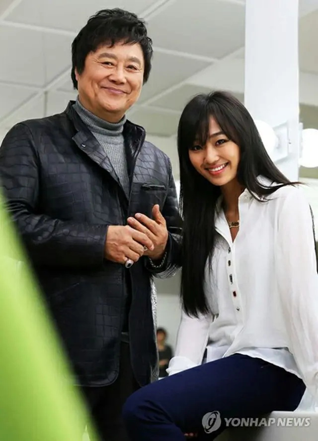 「SISTAR」ヒョリンと歌手ナム・ジン