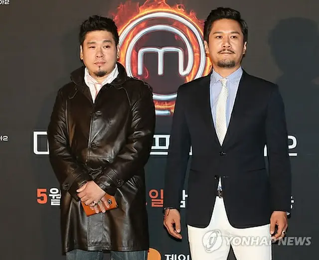 左からレイモン・キム、JKキム・ドンウク