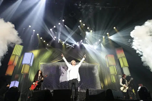 「D-LITE D’scover Tour 2013 in Japan ~DLive~」横浜アリーナ公演(オフィシャル写真)