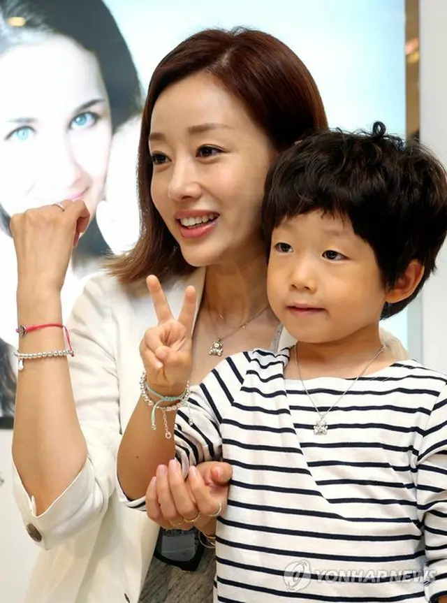 女優ユンソナと息子のシウ君