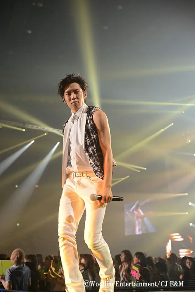 「2013INFINITE 1ST WORLD TOUR<ONE GREAT STEP>」横浜アリーナ公演