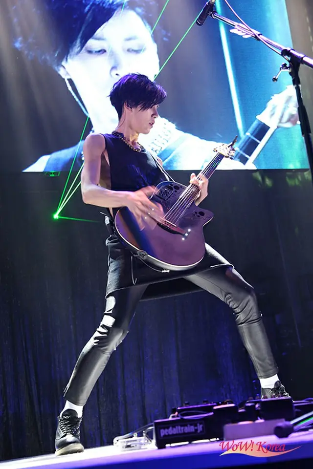 「ICON NO MIN WOO MINEW Christmas THE XMAS SHOW」
