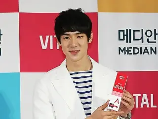 MEDIAN新製品発売イベントに参加した俳優ユ・ヨンソク