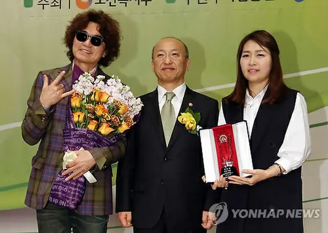 ホン・ソボム、ムン・ヒョンピョ保健福祉部長官、チョ・ガプギョン（左から）