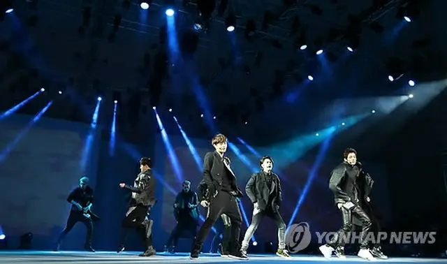 「EXO」