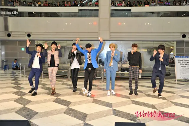 「MYNAME」が村本と村上に振付をレクチャー