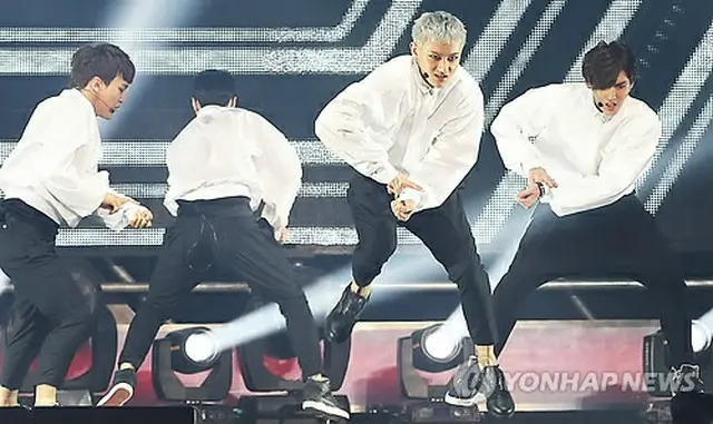 ミニアルバム「中毒(Overdose)」ショーケースを開催した「EXO」