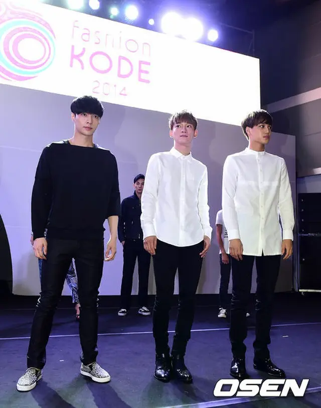 左からLAY、CHEN、KAI