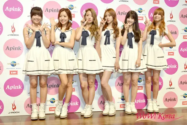 「Apink」左から　ウンジ、ナムジュ、ボミ、ナウン、チョロン、ハヨン