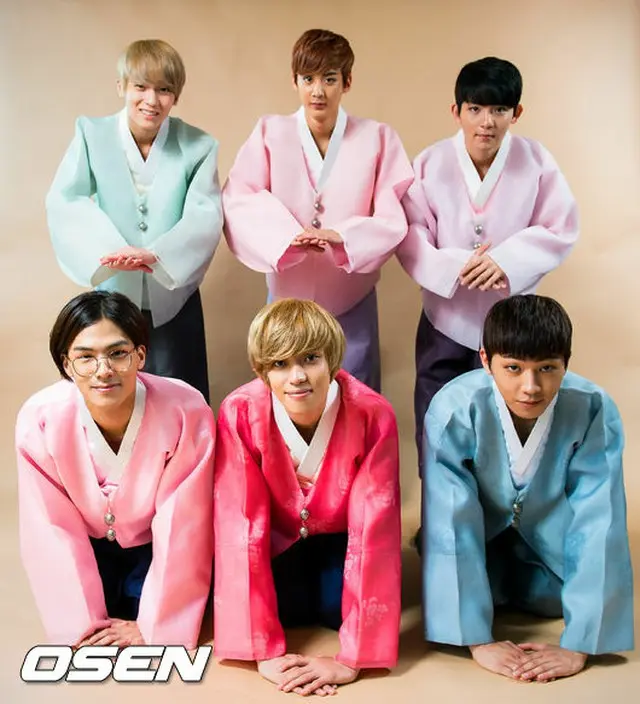 「TEENTOP」後列左からL.Joe、チョンジ、Ricky、前列左からC.A.P、ニエル、チャンジョ