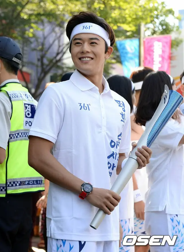 「アジア大会2014韓国仁川」聖火リレーに参加した「ZE:A」ドンジュン