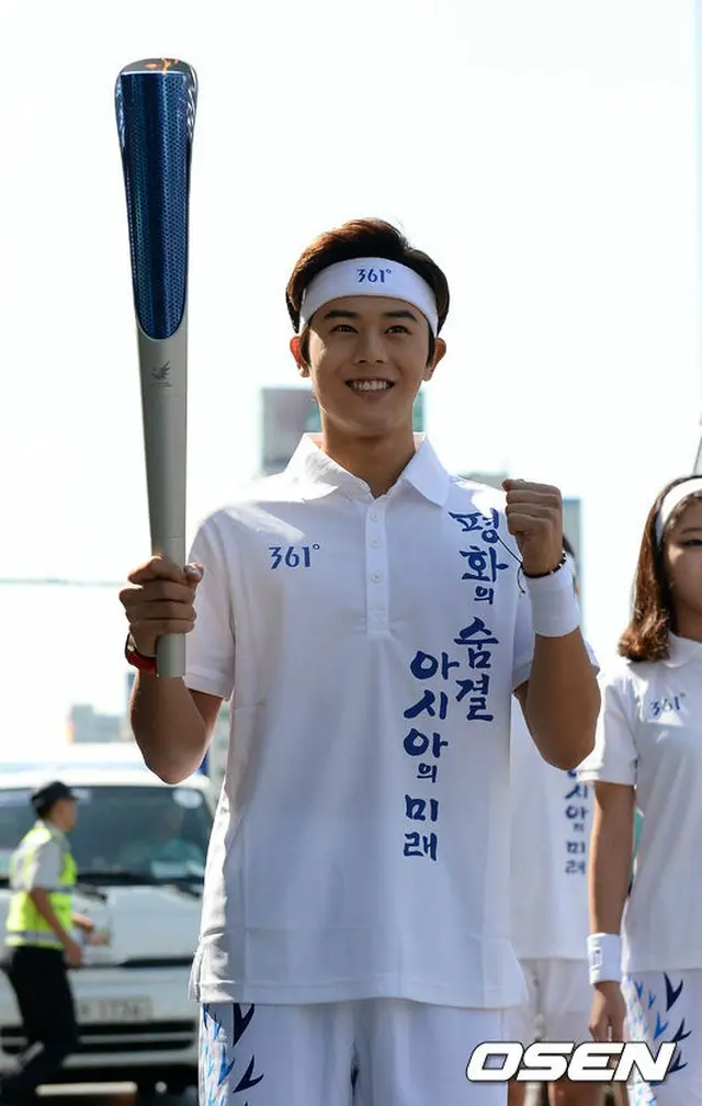 「アジア大会2014韓国仁川」聖火リレーに参加した「ZE:A」ドンジュン