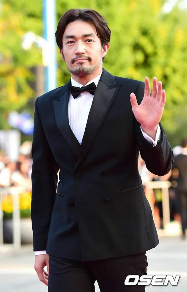 俳優の大谷亮平