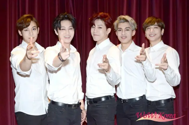 「MR.MR」左からチャンジェ、リュ、ジン、テイ、ドヨン