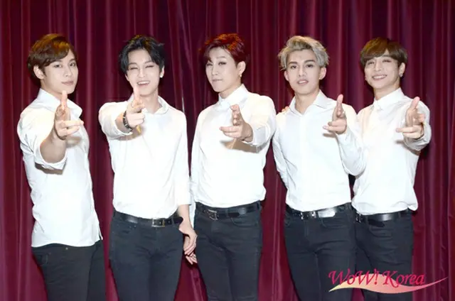 「MR.MR」左からチャンジェ、リュ、ジン、テイ、ドヨン