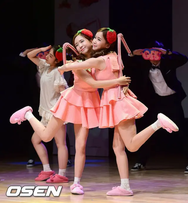 ガールズグループ「CRAYON POP」からの双子ユニット「イチゴミルク」(チョア、ウェイ)