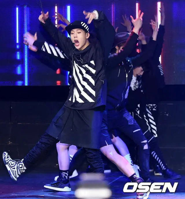 「MONSTA X」