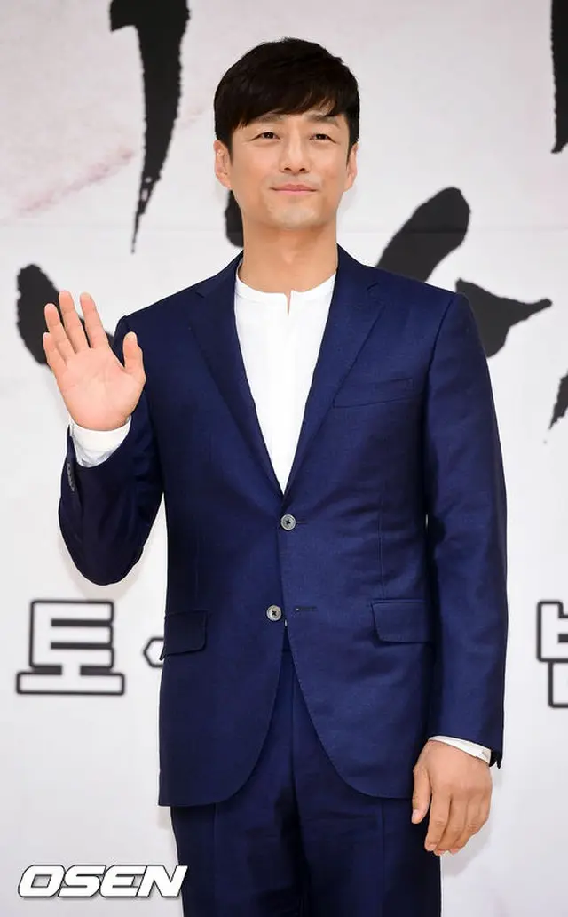 俳優チ・ジニ
