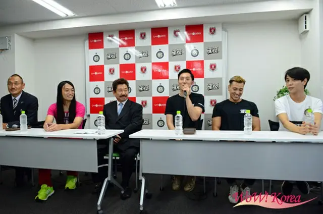 左から秋田豊、Love Me Do、山本芳裕、ヨンピル、シム・ジファン、キュー（K-MUCH）