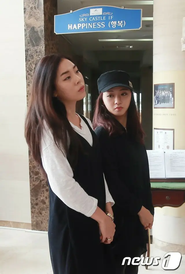 「LADIES’ CODE」故ウンビの1周忌追悼式、「LADIES’ CODE」のアシュリーとソジョン