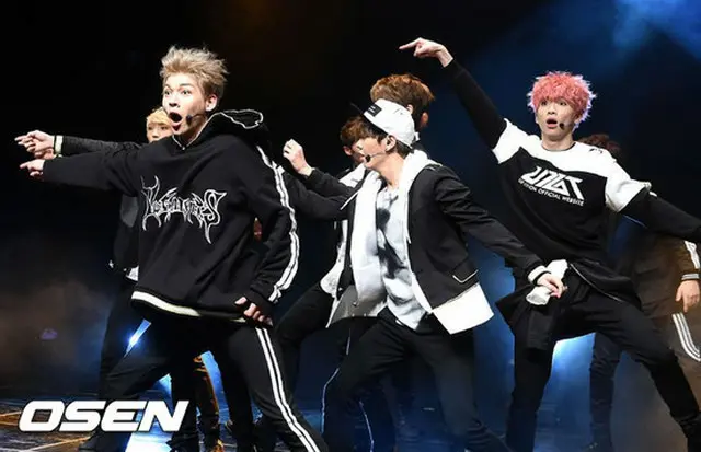 「BRAVO!」の発売記念ショーケースを開催した「UP10TION」