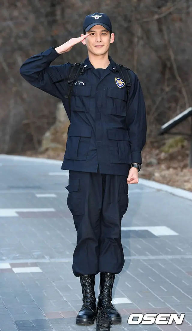 1年7か月の軍服務を終え除隊したパク・ギウン