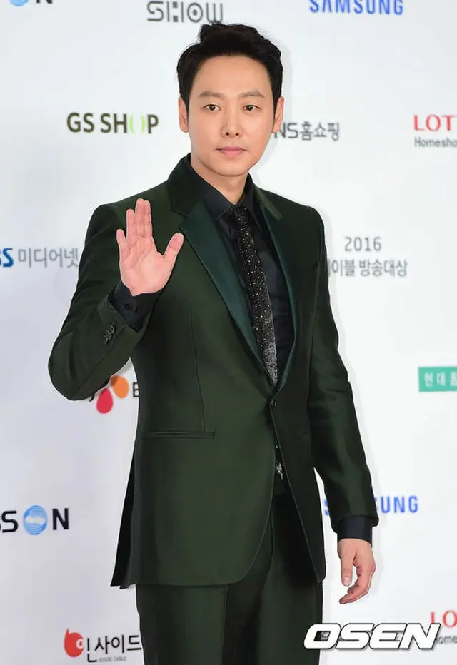 俳優キム・ドンウク