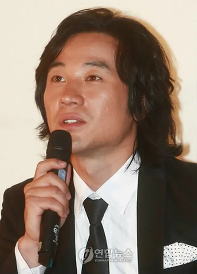 俳優オム・テウン