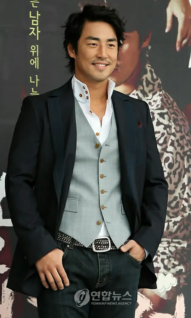 俳優のキム・ソンス