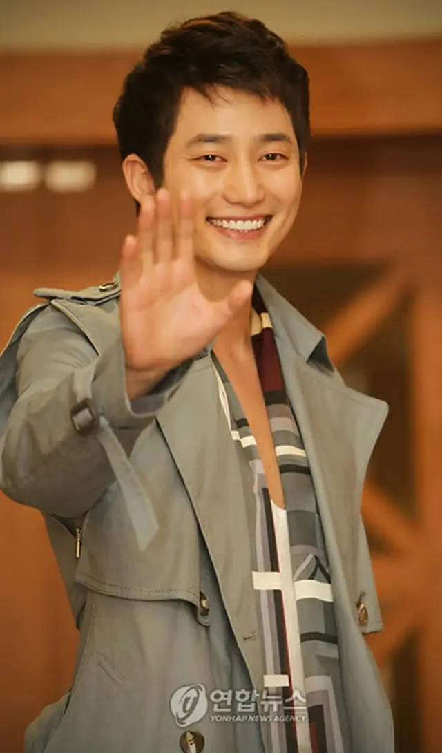 俳優のパク・シフ
