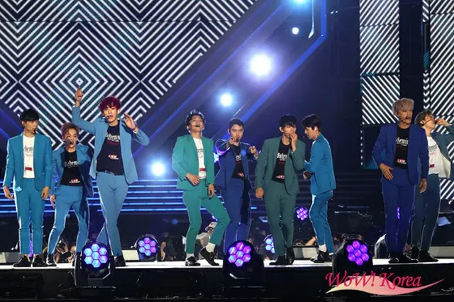 「EXO」