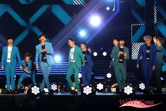 「EXO」