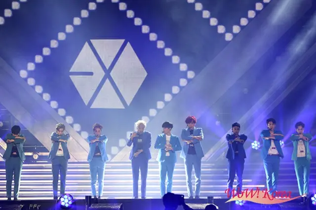「EXO」