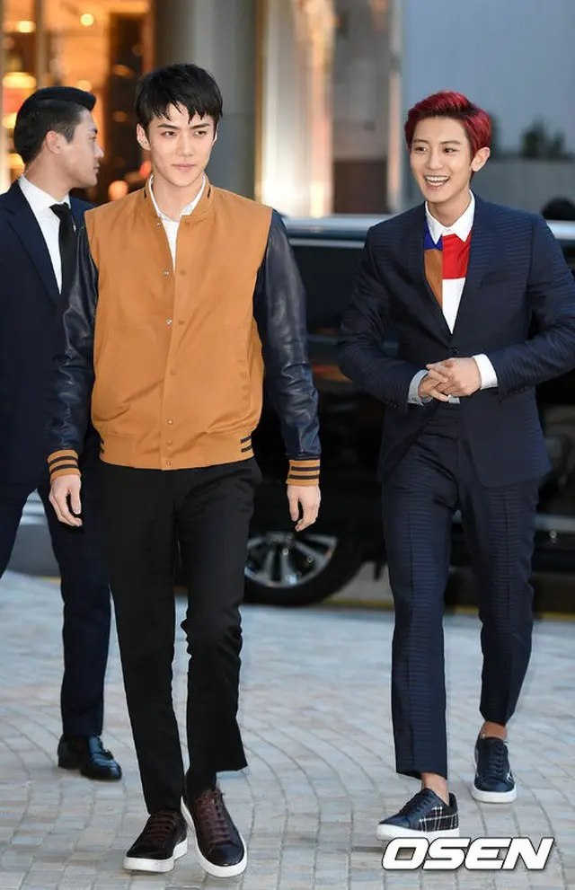 「EXO」左からSEHUN、CHANYEOL