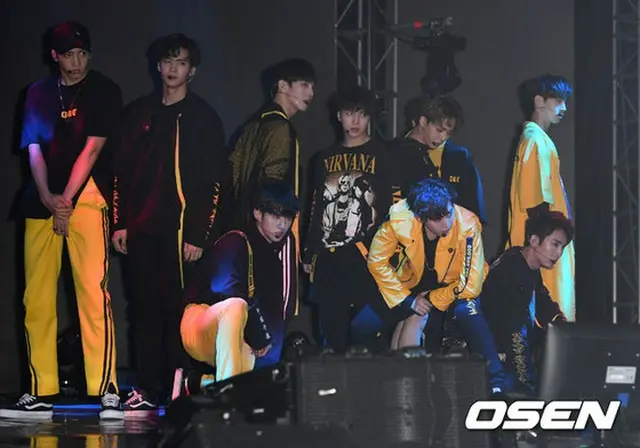 「PENTAGON」