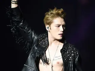 除隊後初の単独コンサートを開催した「JYJ」ジェジュン