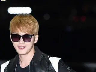写真撮影のため出国した「JYJ」ジェジュン