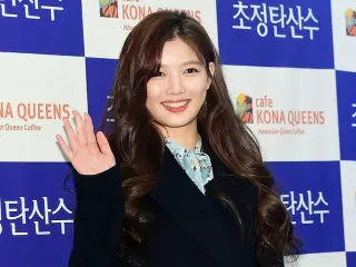 サイン会に登場した女優キム・ユジョン