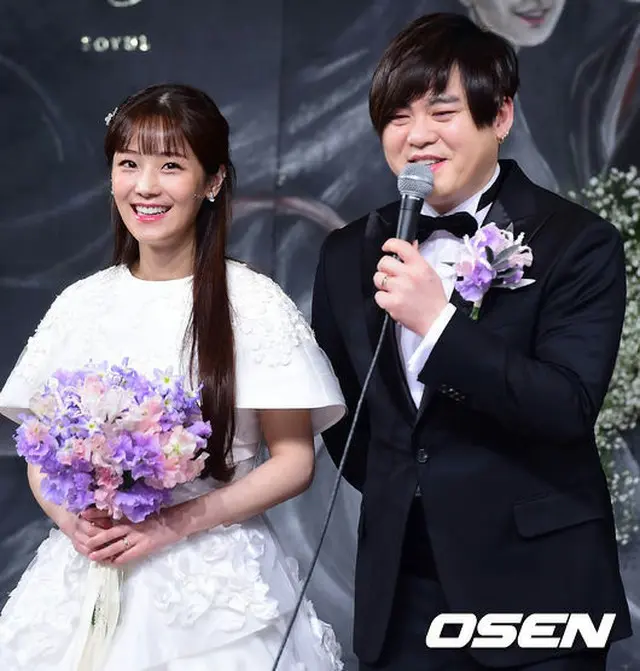 「CRAYON POP」ソユルとムン・ヒジュンの結婚式記者会見