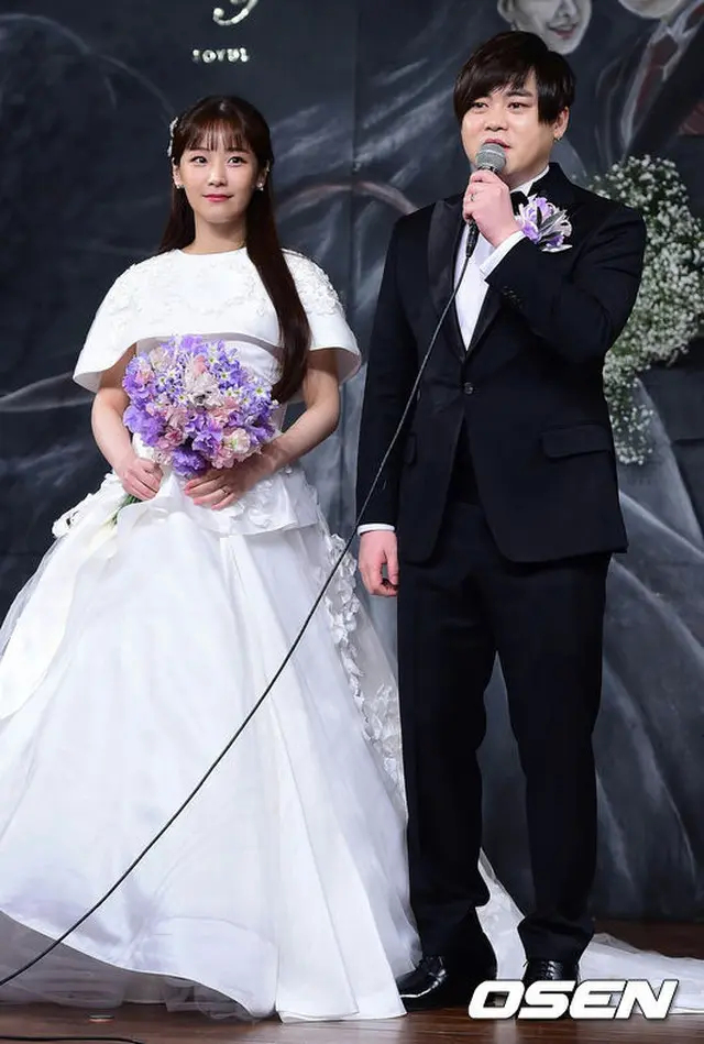 「CRAYON POP」ソユルとムン・ヒジュンの結婚式記者会見