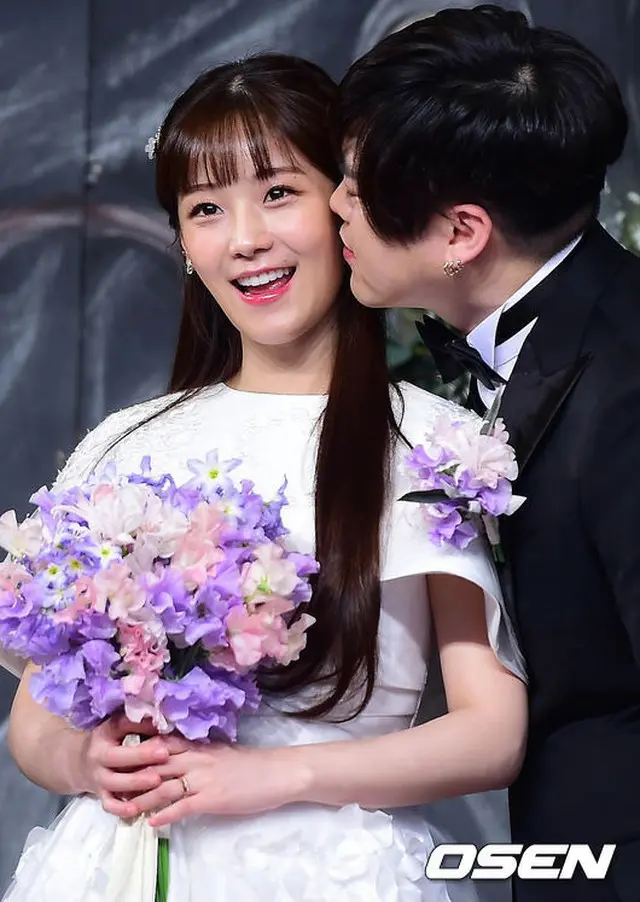 「CRAYON POP」ソユルとムン・ヒジュンの結婚式記者会見