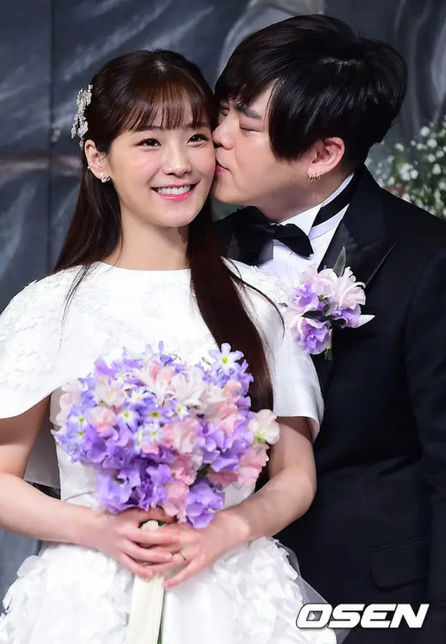 「CRAYON POP」ソユルとムン・ヒジュンの結婚式記者会見