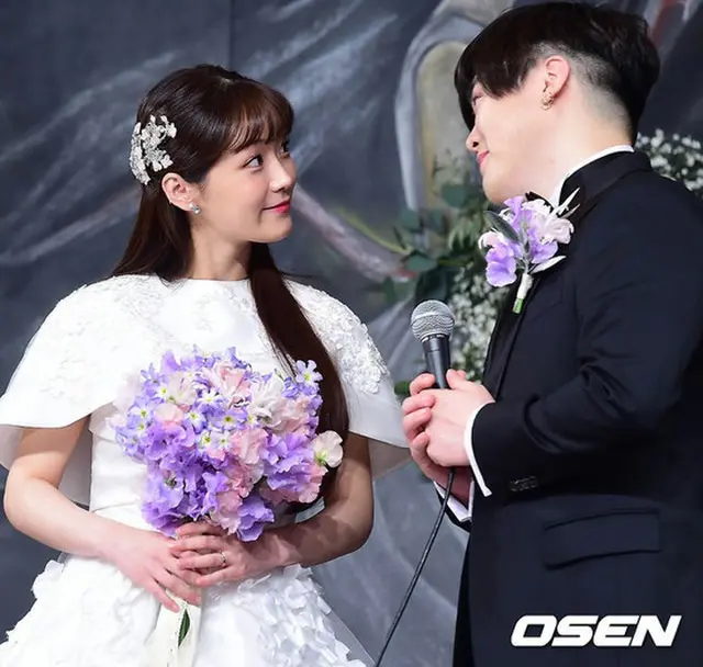 「CRAYON POP」ソユルとムン・ヒジュンの結婚式記者会見