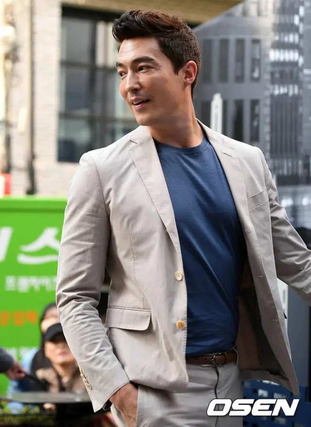 俳優ダニエル・ヘニー