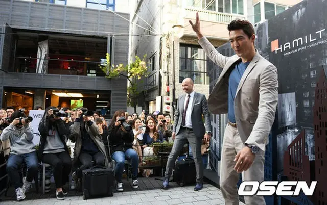 俳優ダニエル・ヘニー