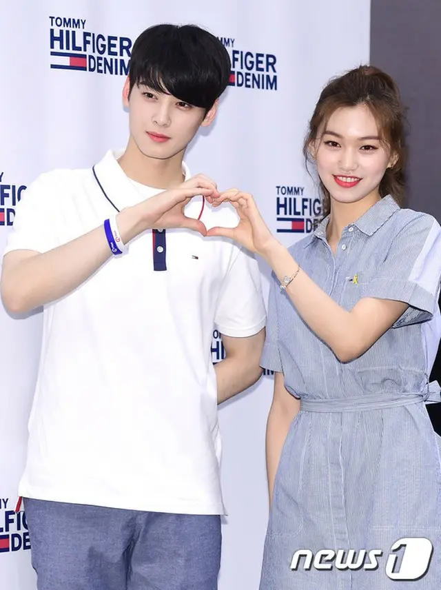 左から「ASTRO」ウヌ、「I.O.I」元メンバーのドヨン