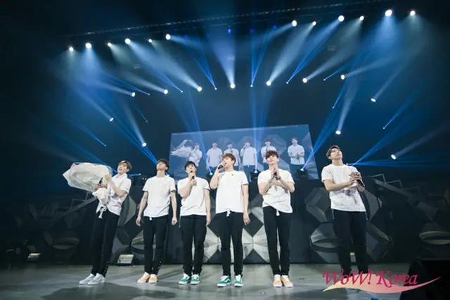 「U-KISS」