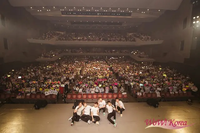 「U-KISS」